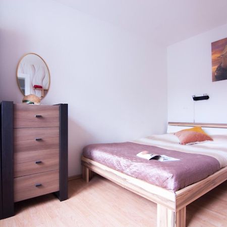 Wynajem Apartamentow I Pokoi. Устроне-Морське Екстер'єр фото