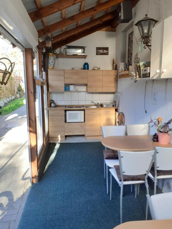 Wynajem Apartamentow I Pokoi. Устроне-Морське Екстер'єр фото