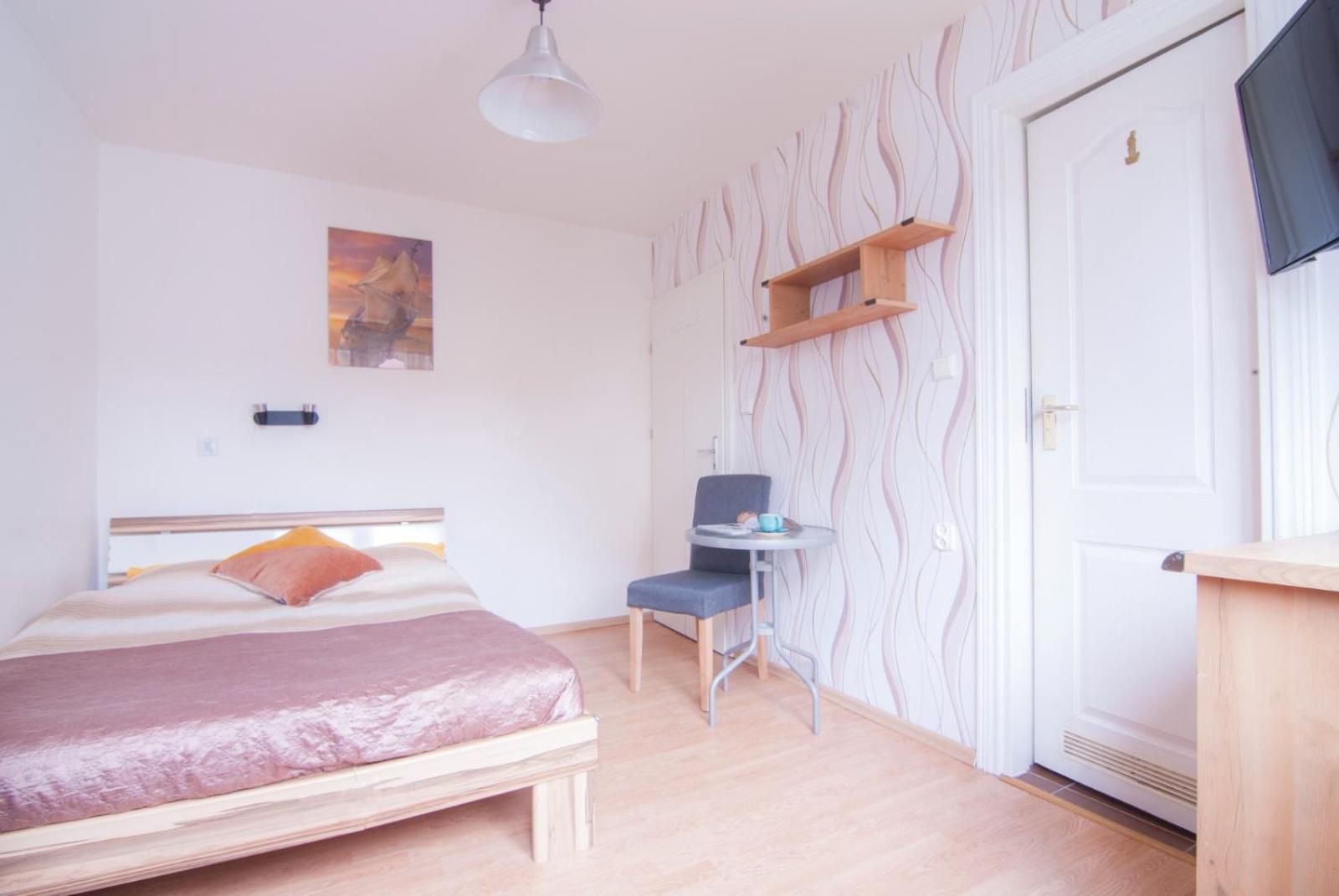 Wynajem Apartamentow I Pokoi. Устроне-Морське Екстер'єр фото